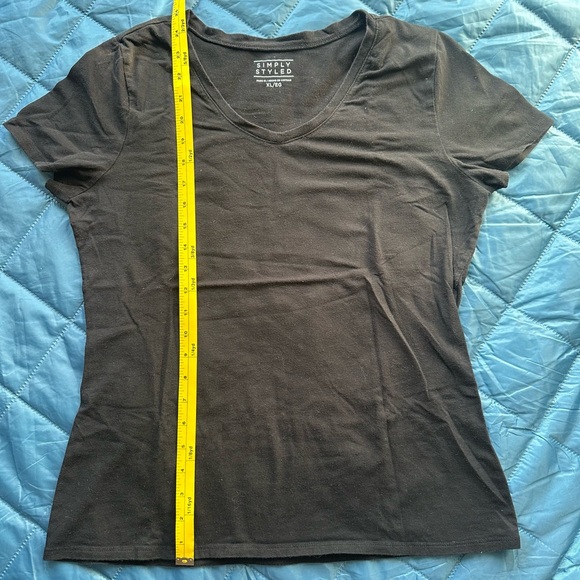 XL Simply Styled women’s black scoop neck t-shirt - Picture 2 of 9